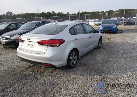 2018 Kia Forte Lx z USA, uszkodzony, nr VIN 3KPFL4A72JE212637